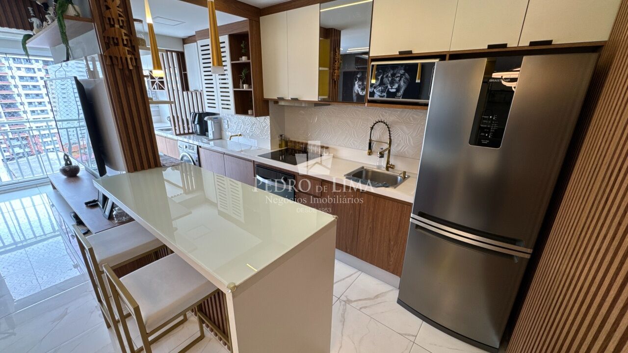 Apartamento no Condomínio Evolute Penha com 2 dormitórios sendo 1 suíte, andar alto.