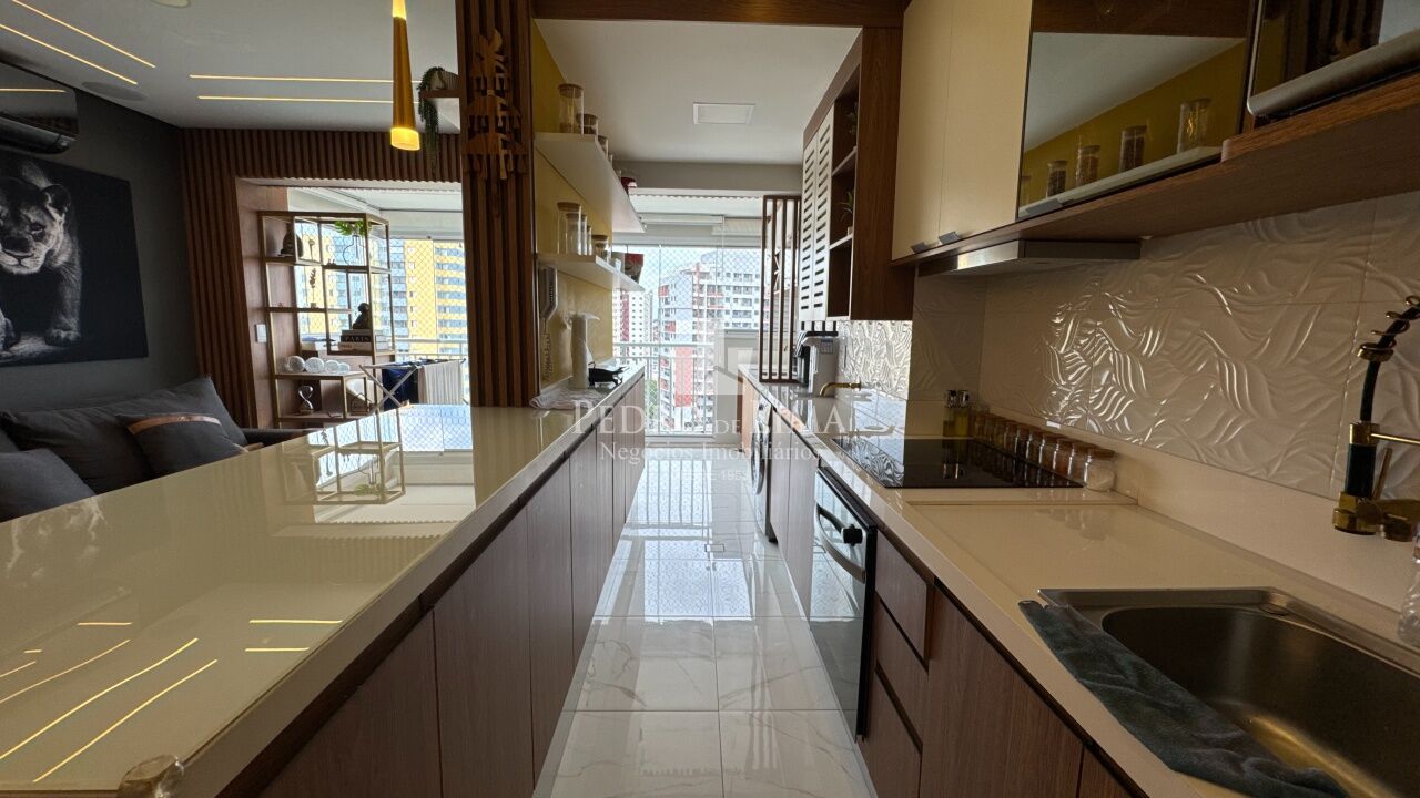 Apartamento no Condomínio Evolute Penha com 2 dormitórios sendo 1 suíte, andar alto.