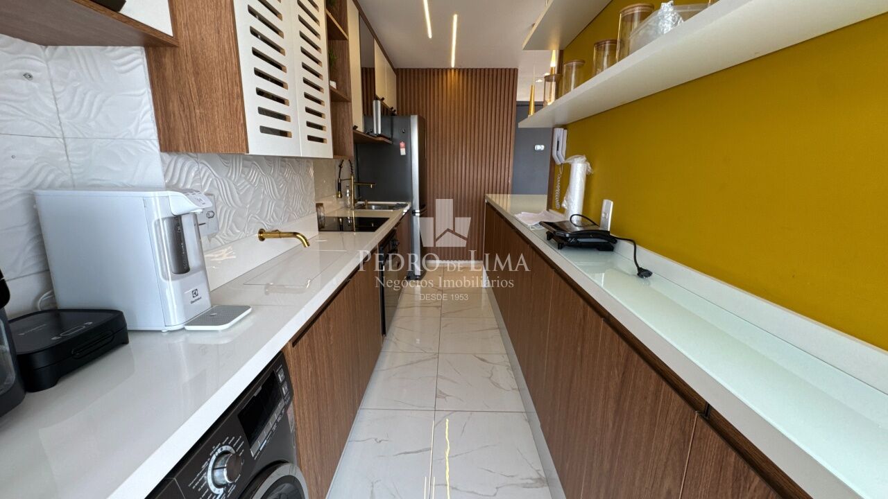 Apartamento no Condomínio Evolute Penha com 2 dormitórios sendo 1 suíte, andar alto.