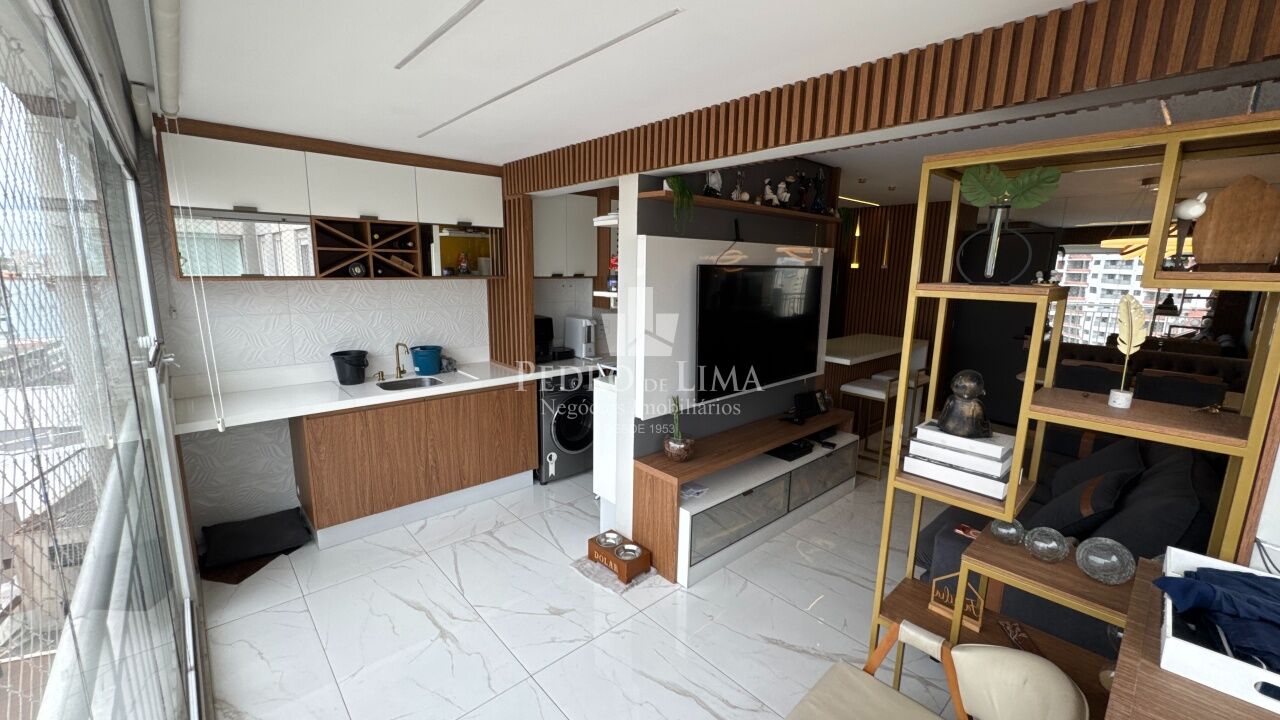 Apartamento no Condomínio Evolute Penha com 2 dormitórios sendo 1 suíte, andar alto.