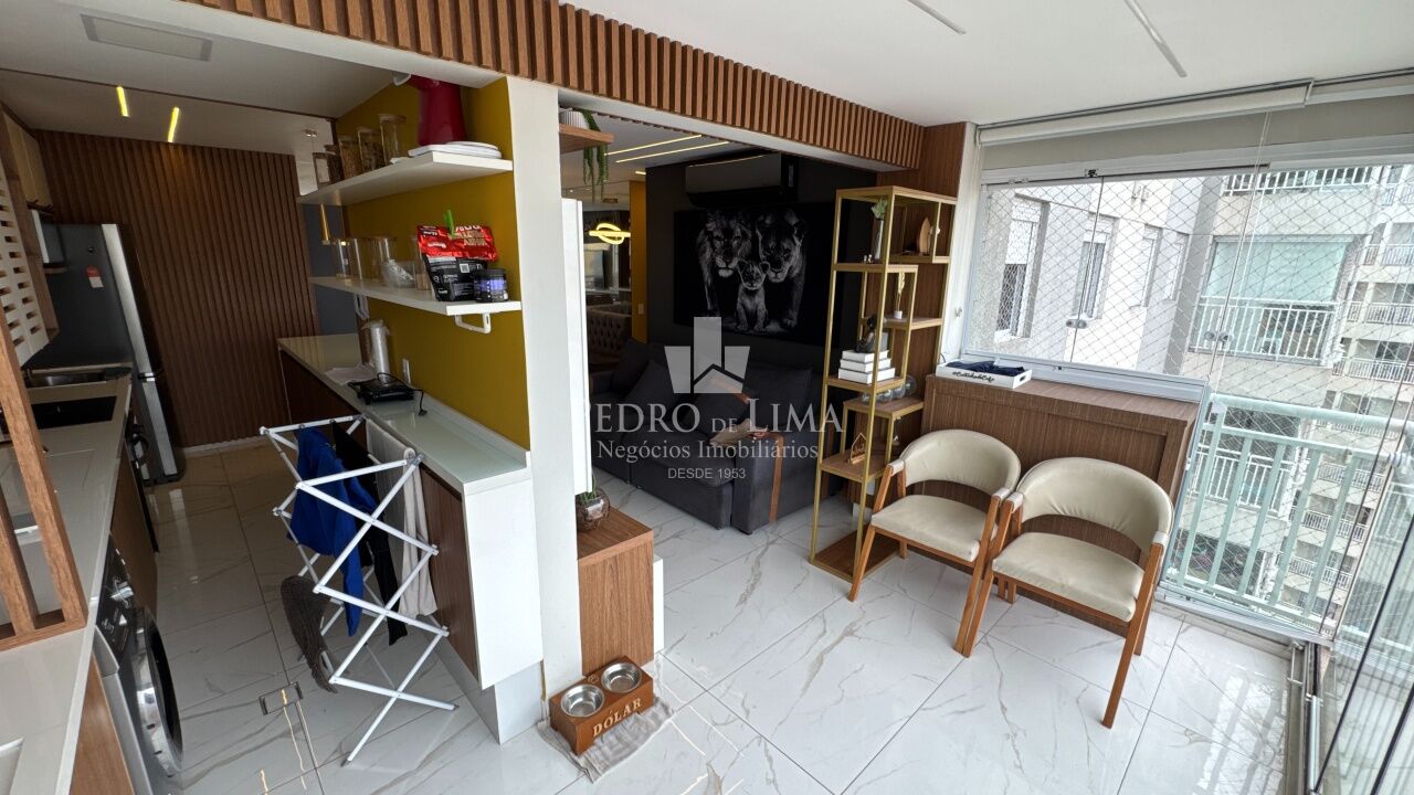 Apartamento no Condomínio Evolute Penha com 2 dormitórios sendo 1 suíte, andar alto.