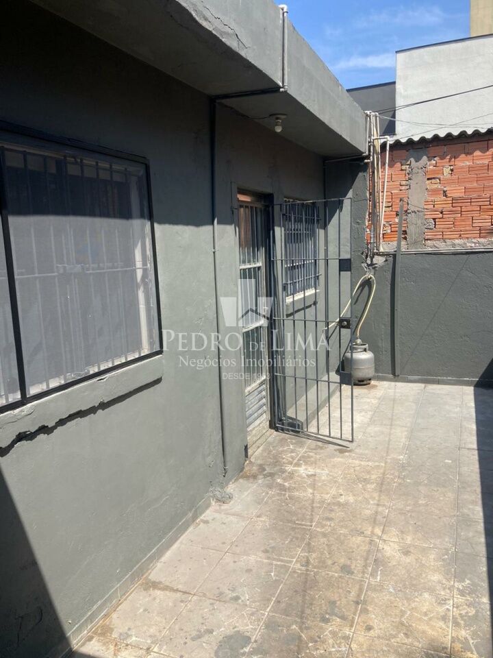 Terreno com varias  casas  mais salões comerciais no Ermelino Matarazzo