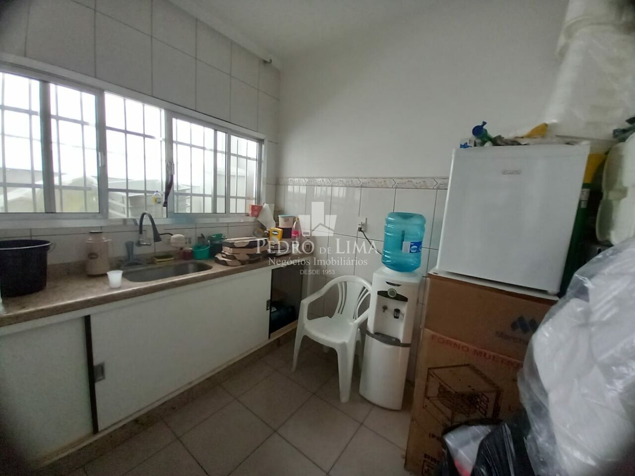 Prédio comercial na Rua Itinguçu rua principal na Vila Ré