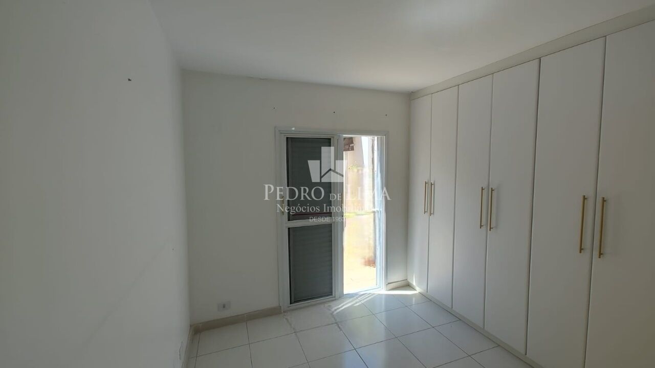 Casa no Jardim Popular, 175 m², três quartos sendo um suíte, vaga e churrasqueira na Penha