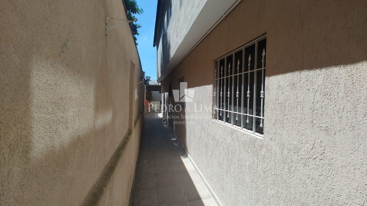 Casa no Jardim Popular, 175 m², três quartos sendo um suíte, vaga e churrasqueira na Penha