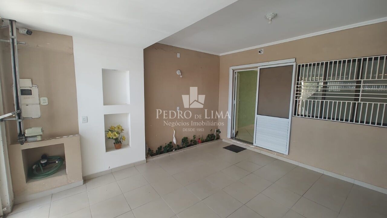Casa no Jardim Popular, 175 m², três quartos sendo um suíte, vaga e churrasqueira na Penha