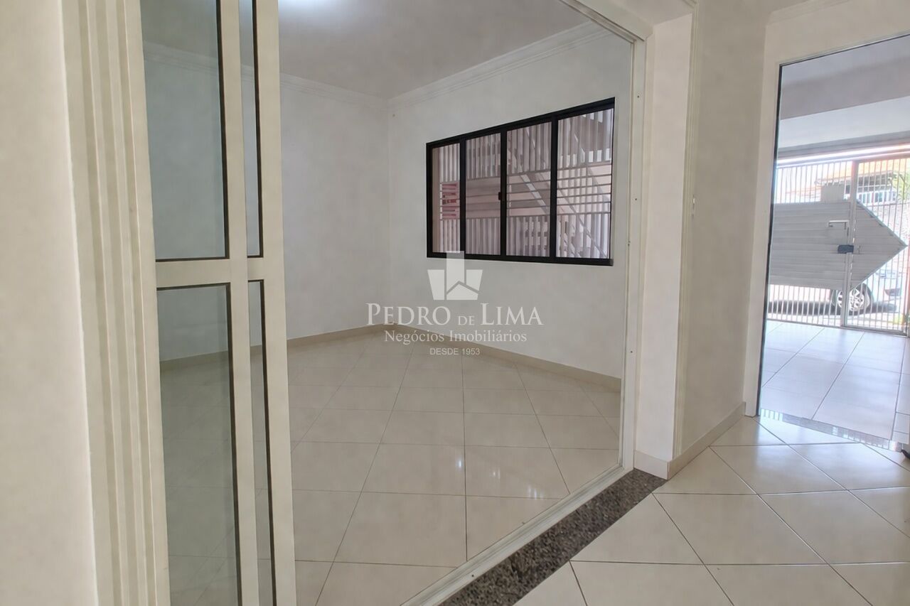Casa no Jardim Popular, 175 m², três quartos sendo um suíte, vaga e churrasqueira na Penha