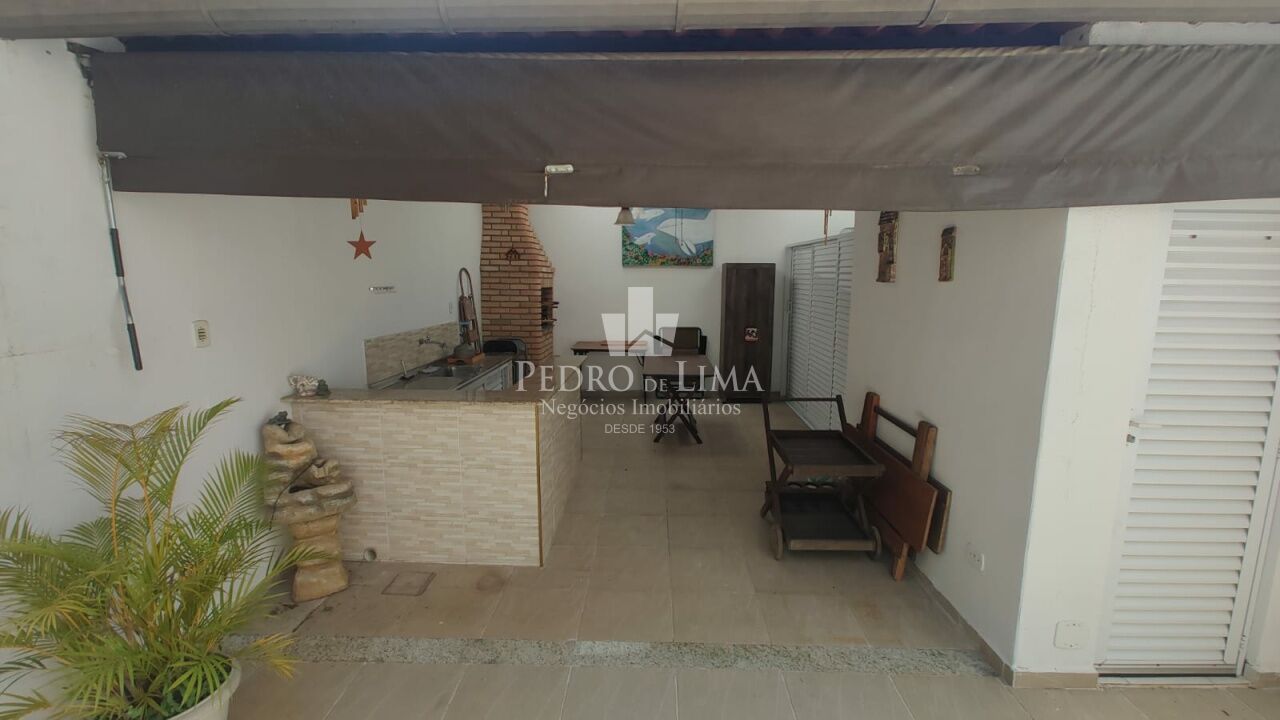 Casa no Jardim Popular, 175 m², três quartos sendo um suíte, vaga e churrasqueira na Penha