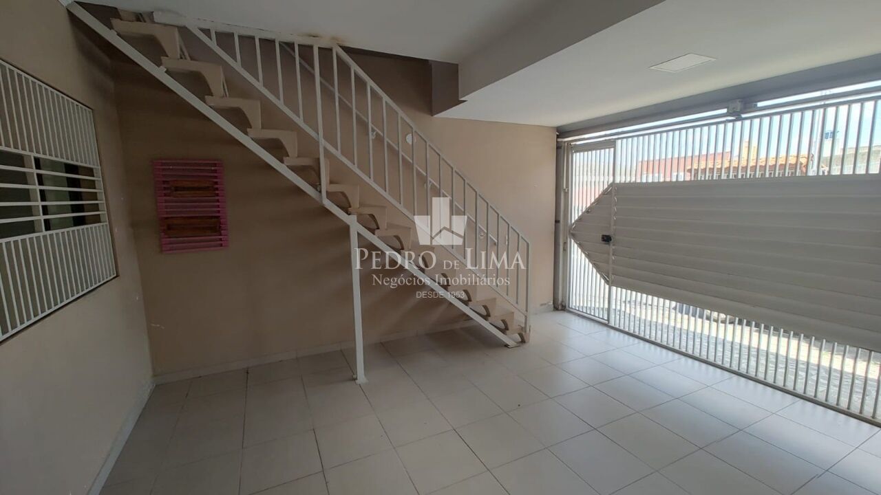 Casa no Jardim Popular, 175 m², três quartos sendo um suíte, vaga e churrasqueira na Penha