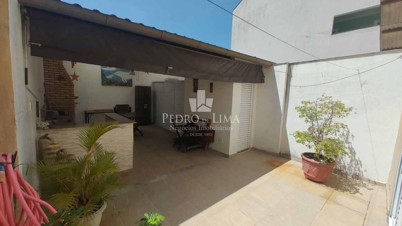 Casa no Jardim Popular, 175 m², três quartos sendo um suíte, vaga e churrasqueira na Penha