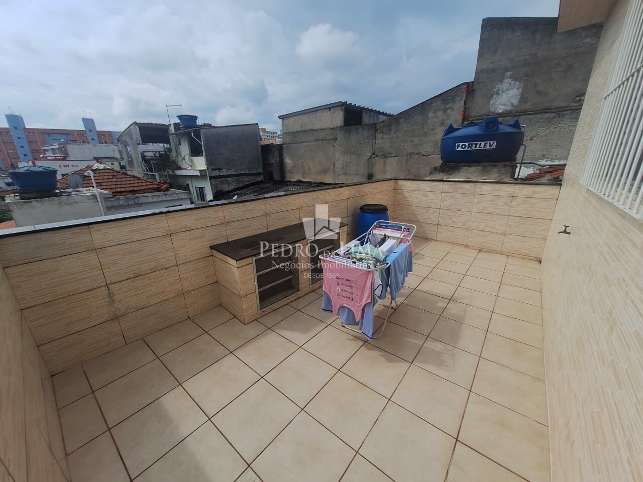 Sobrado frontal na Ponte Rasa