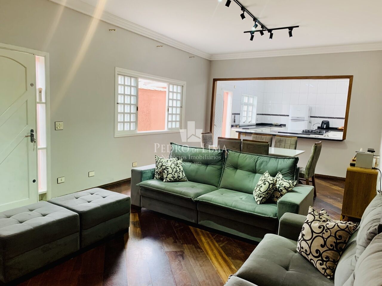 imagem do imovel Casa à venda, 4 vagas, 2 suítes com sacada, edícula com suíte estuda permuta - Penha ref: PE44799