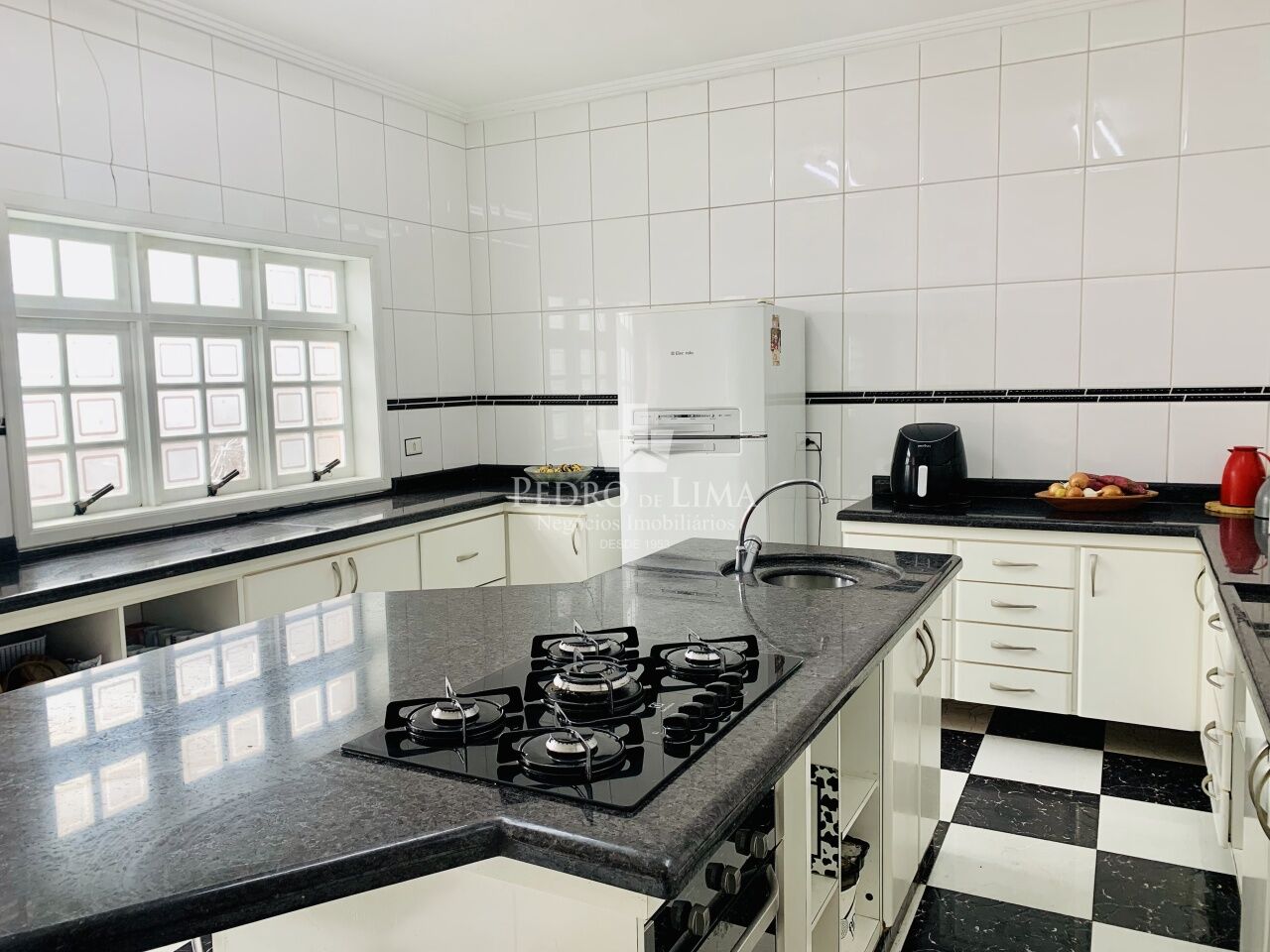 Casa à venda, 4 vagas, 2 suítes com sacada, edícula com suíte estuda permuta - Penha