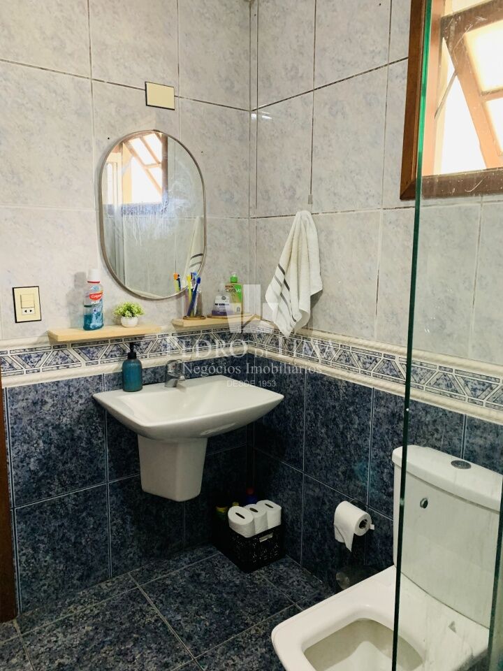Casa à venda, 4 vagas, 2 suítes com sacada, edícula com suíte estuda permuta - Penha