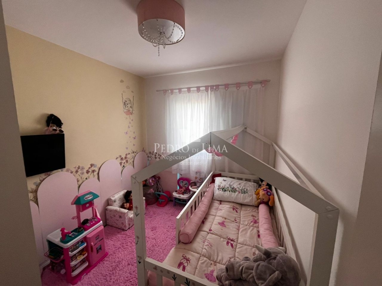 Apartamento á venda na Vila São Francisco com 2 dormitórios e 1 vaga de garagem.