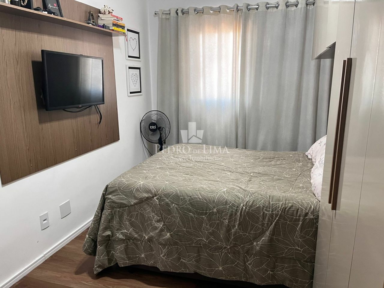 Apartamento á venda na Vila São Francisco com 2 dormitórios e 1 vaga de garagem.