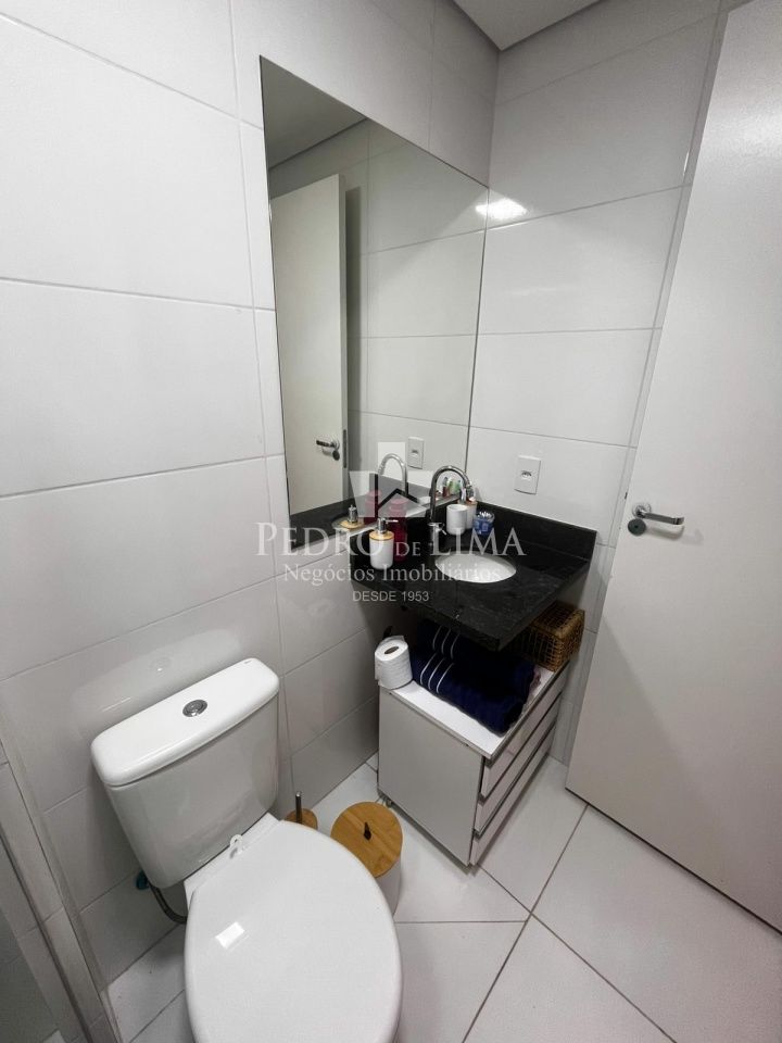 Apartamento á venda na Vila São Francisco com 2 dormitórios e 1 vaga de garagem.