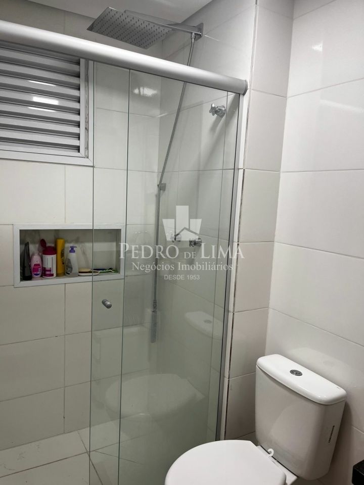 Apartamento á venda na Vila São Francisco com 2 dormitórios e 1 vaga de garagem.