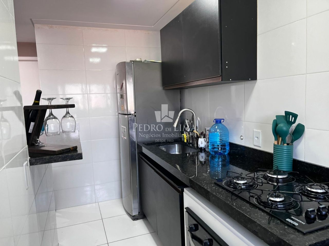 Apartamento á venda na Vila São Francisco com 2 dormitórios e 1 vaga de garagem.