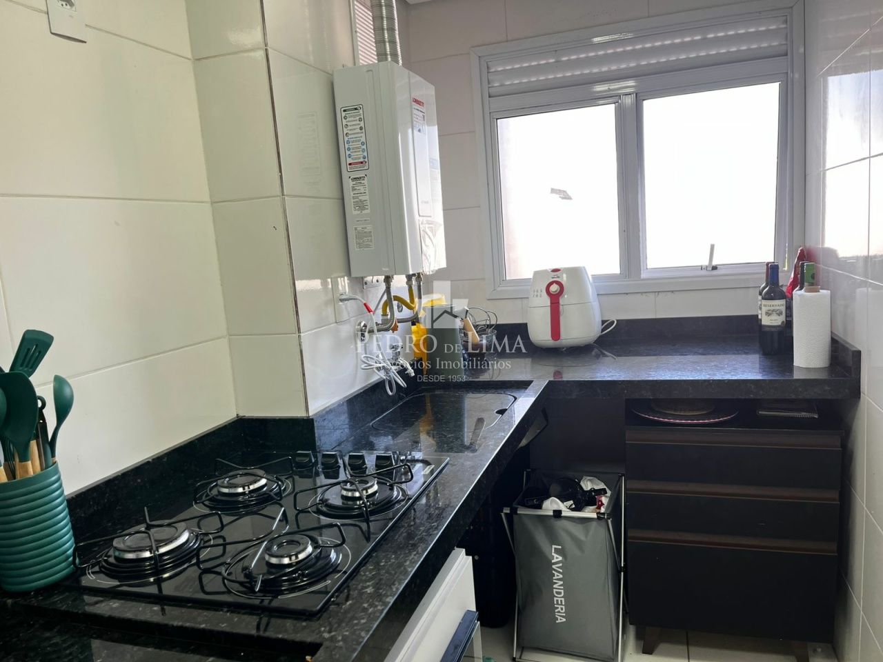 Apartamento á venda na Vila São Francisco com 2 dormitórios e 1 vaga de garagem.