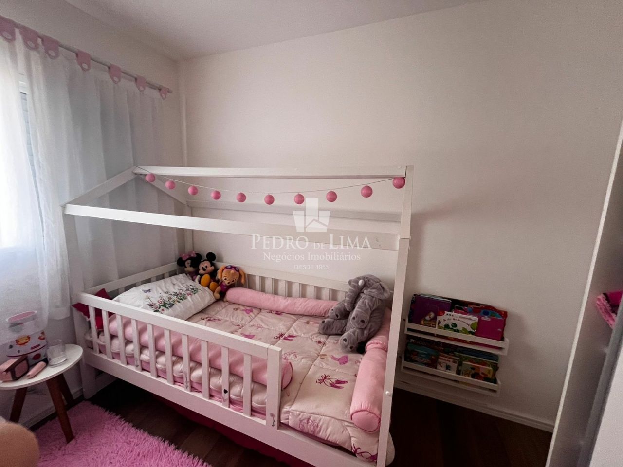 Apartamento á venda na Vila São Francisco com 2 dormitórios e 1 vaga de garagem.