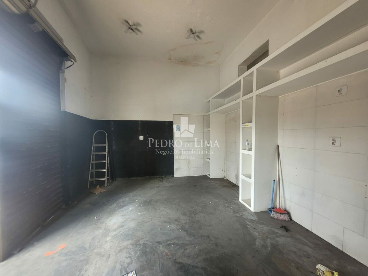 Salão 74m² na Vila Santana   