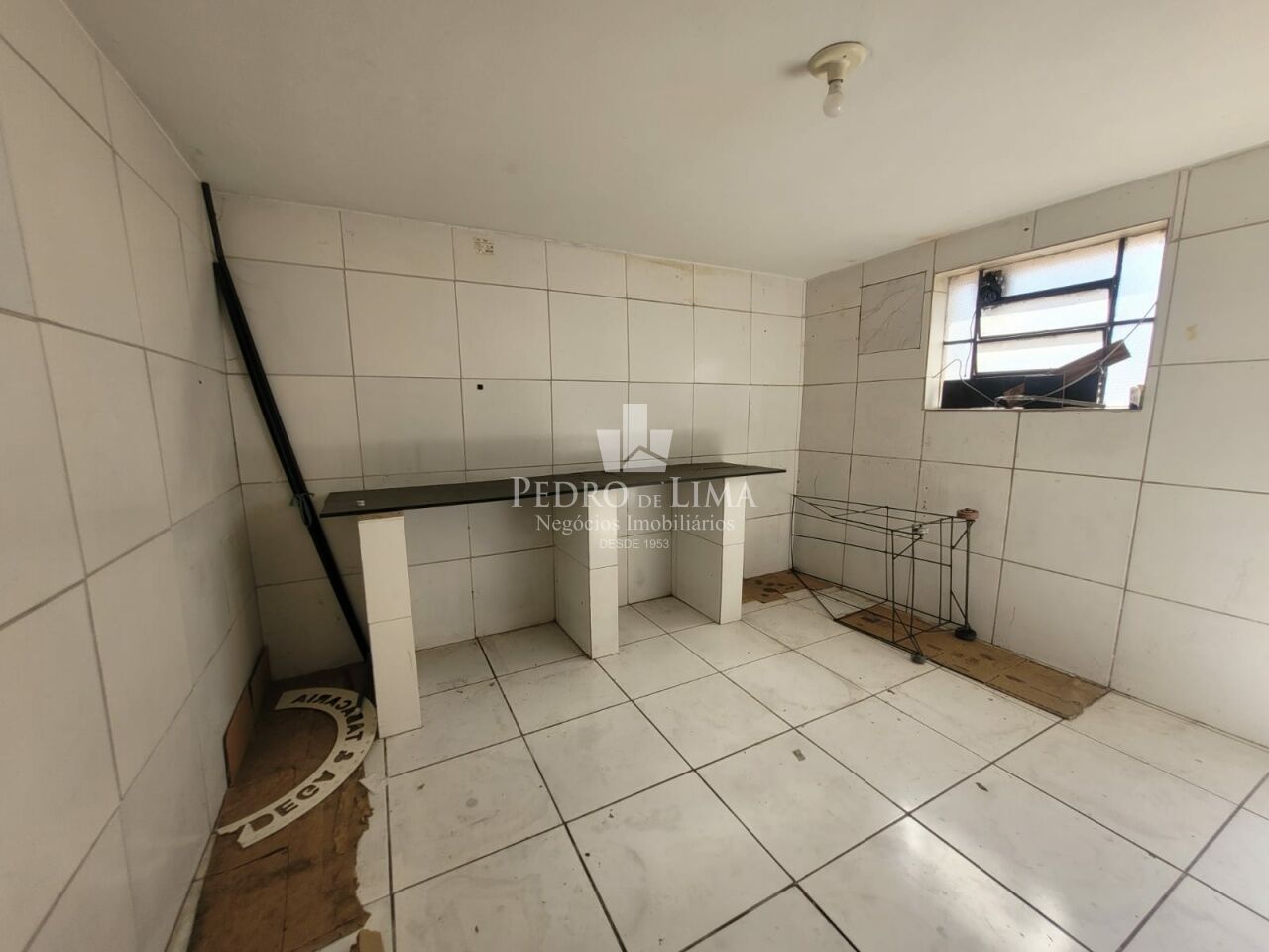 Salão 74m² na Vila Santana   