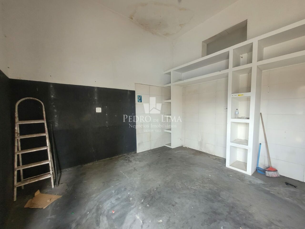 Salão 74m² na Vila Santana   