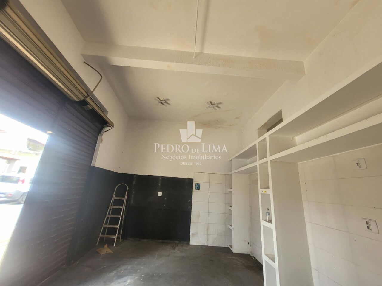 Salão 74m² na Vila Santana   