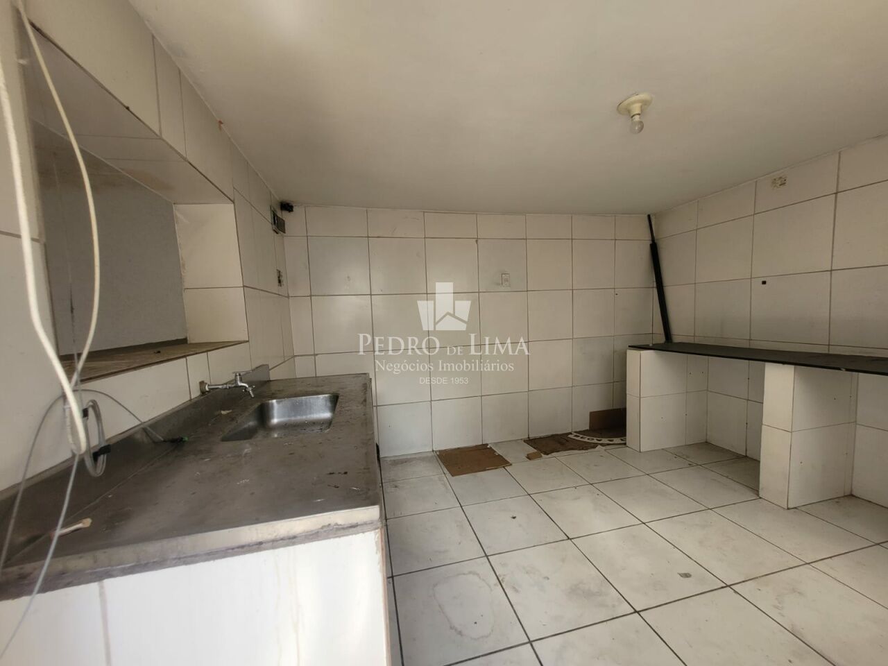 Salão 74m² na Vila Santana   