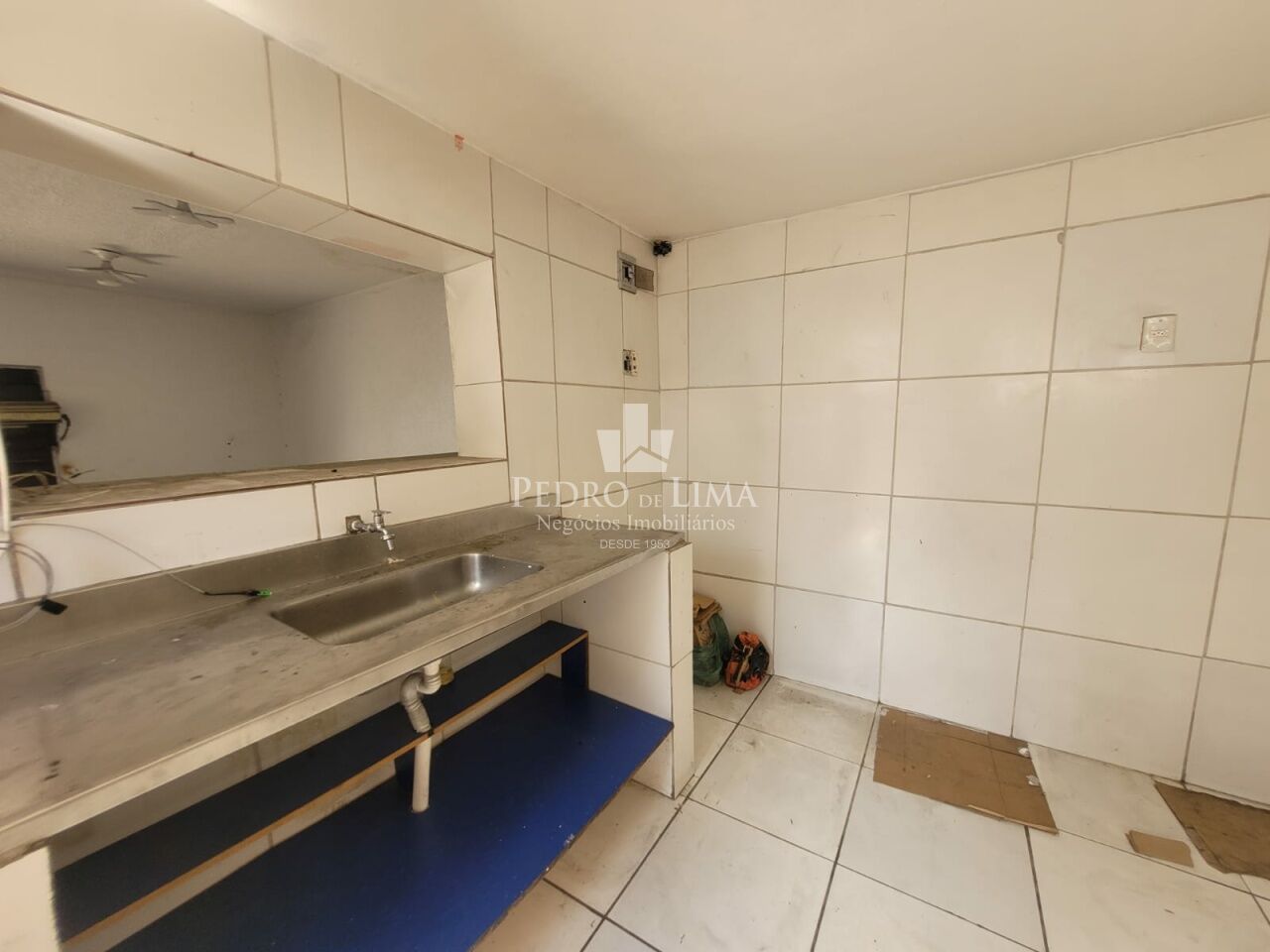 Salão 74m² na Vila Santana   