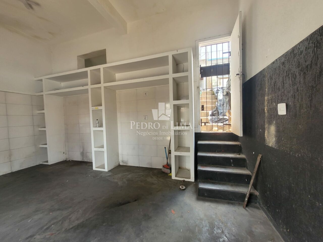 Salão 74m² na Vila Santana   
