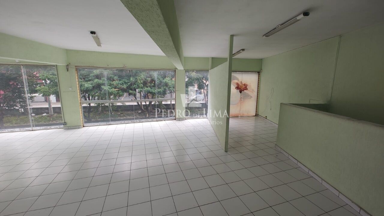 Salão Comercial para Locação (Sobre Loja) na Vila Ré com 133 m²