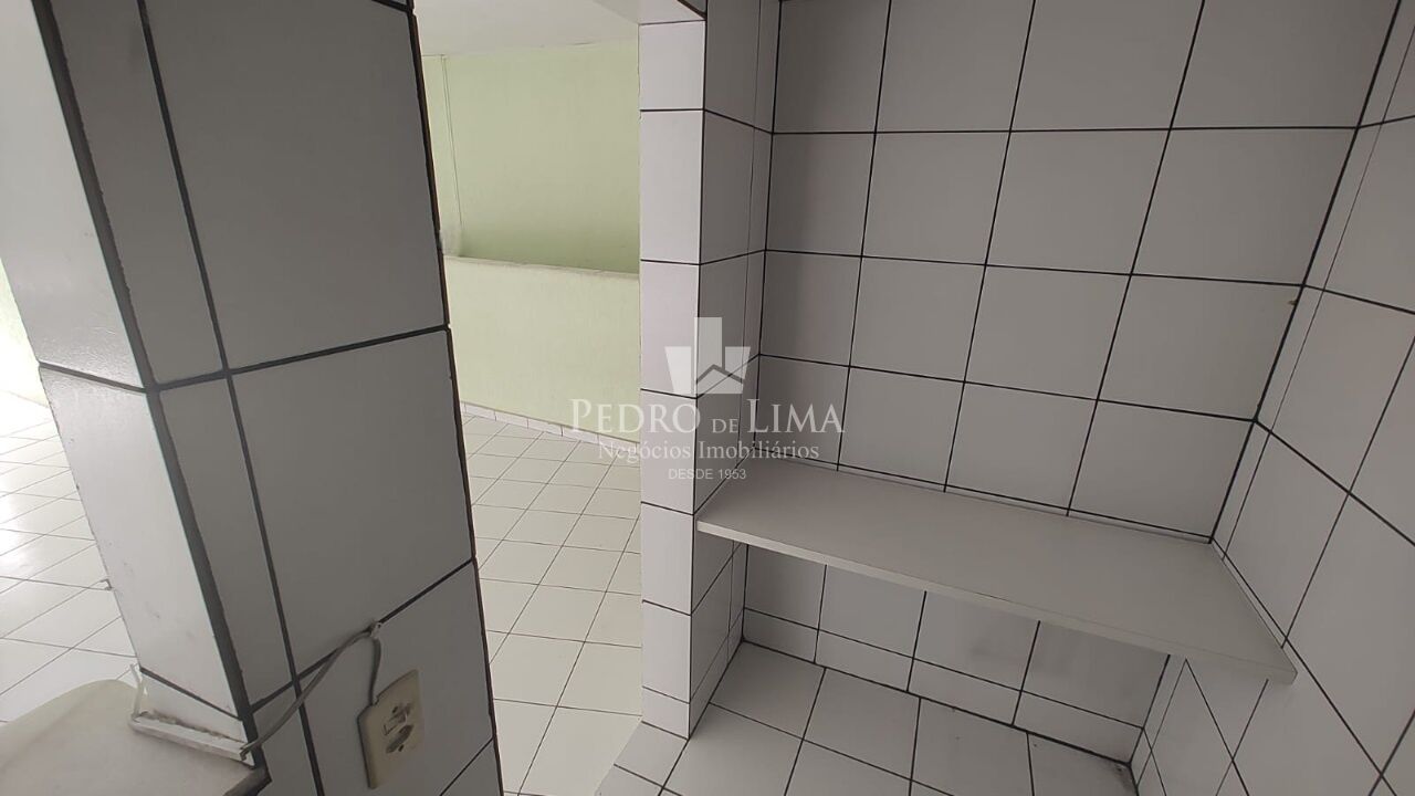 Salão Comercial para Locação (Sobre Loja) na Vila Ré com 133 m²