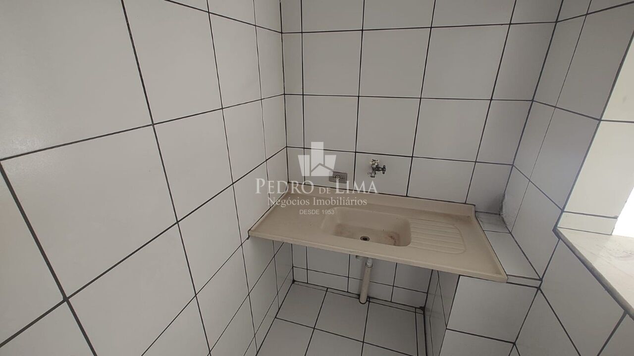 Salão Comercial para Locação (Sobre Loja) na Vila Ré com 133 m²