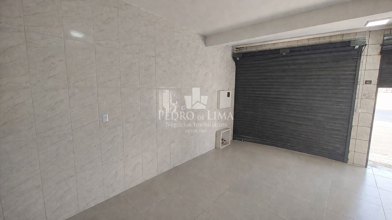 Salão comercial com 42 m², dois banheiros, ao lado do Centro esportivo da Av. Tiquatira.