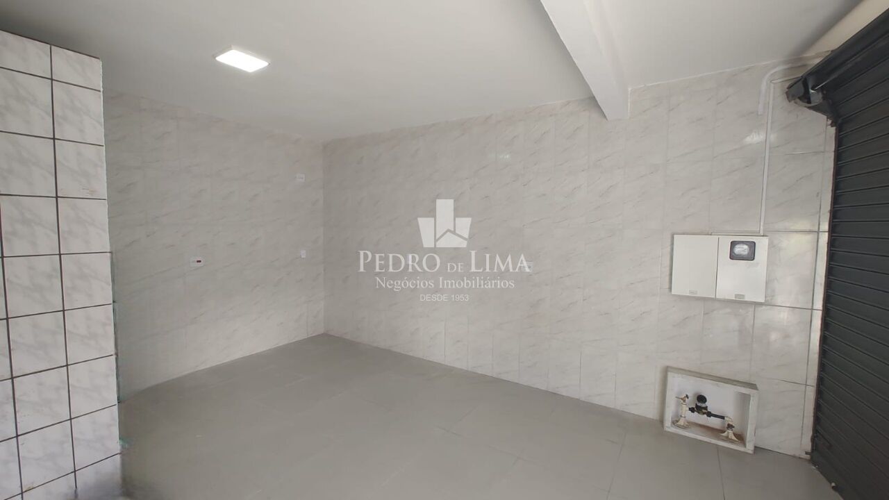 Salão comercial com 42 m², dois banheiros, ao lado do Centro esportivo da Av. Tiquatira.
