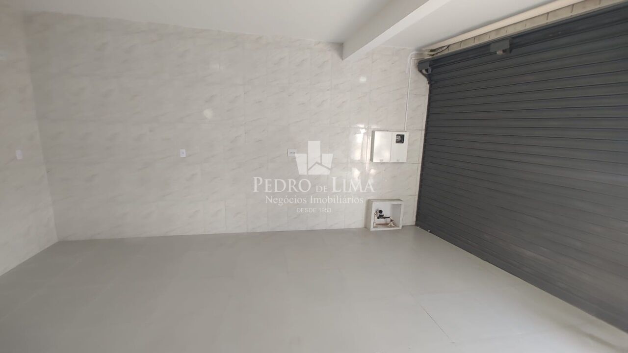 Salão comercial com 42 m², dois banheiros, ao lado do Centro esportivo da Av. Tiquatira.