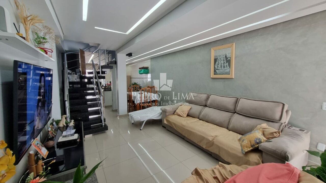 imagem do imovel Sobrado Frontal em Vila com 3 Dormitórios sem vaga na Penha ref: PE44824