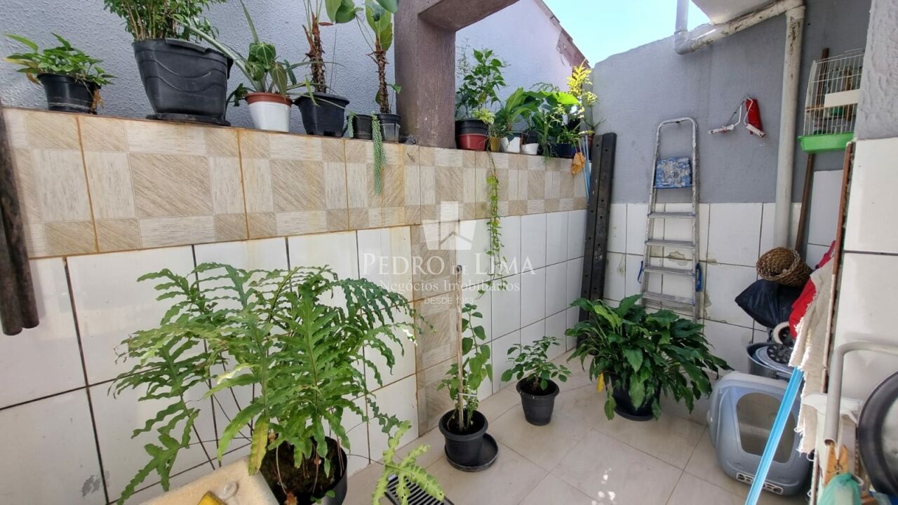 Sobrado Frontal em Vila com 3 Dormitórios sem vaga na Penha