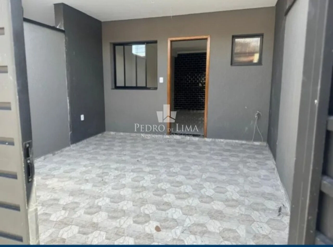 Sobrado Frontal 77m², 2 dormitórios e 1 vaga de garagem na Cidade Nitro Operária