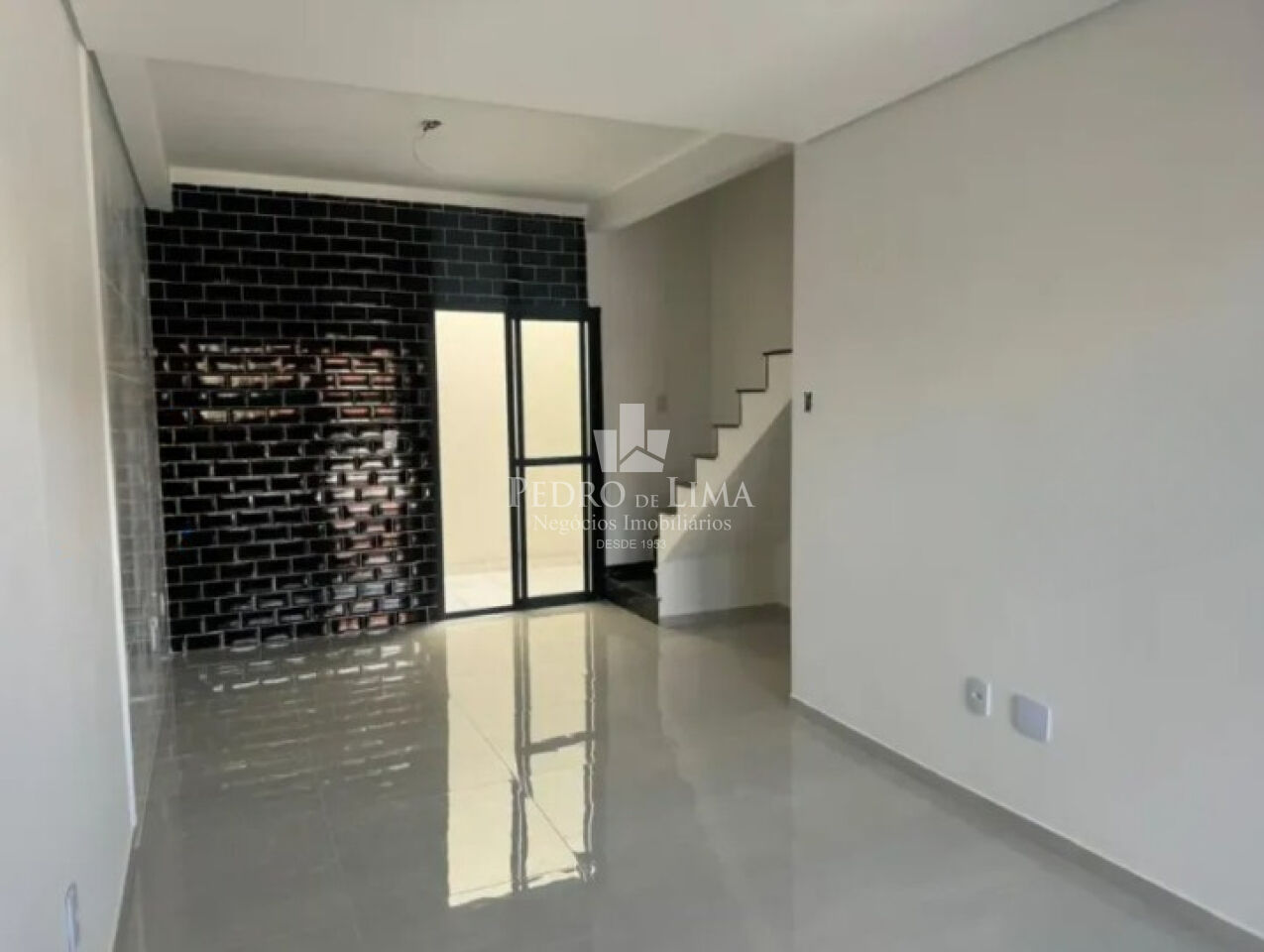 imagem do imovel Sobrado Frontal 77m², 2 dormitórios e 1 vaga de garagem na Cidade Nitro Operária  ref: PE44833