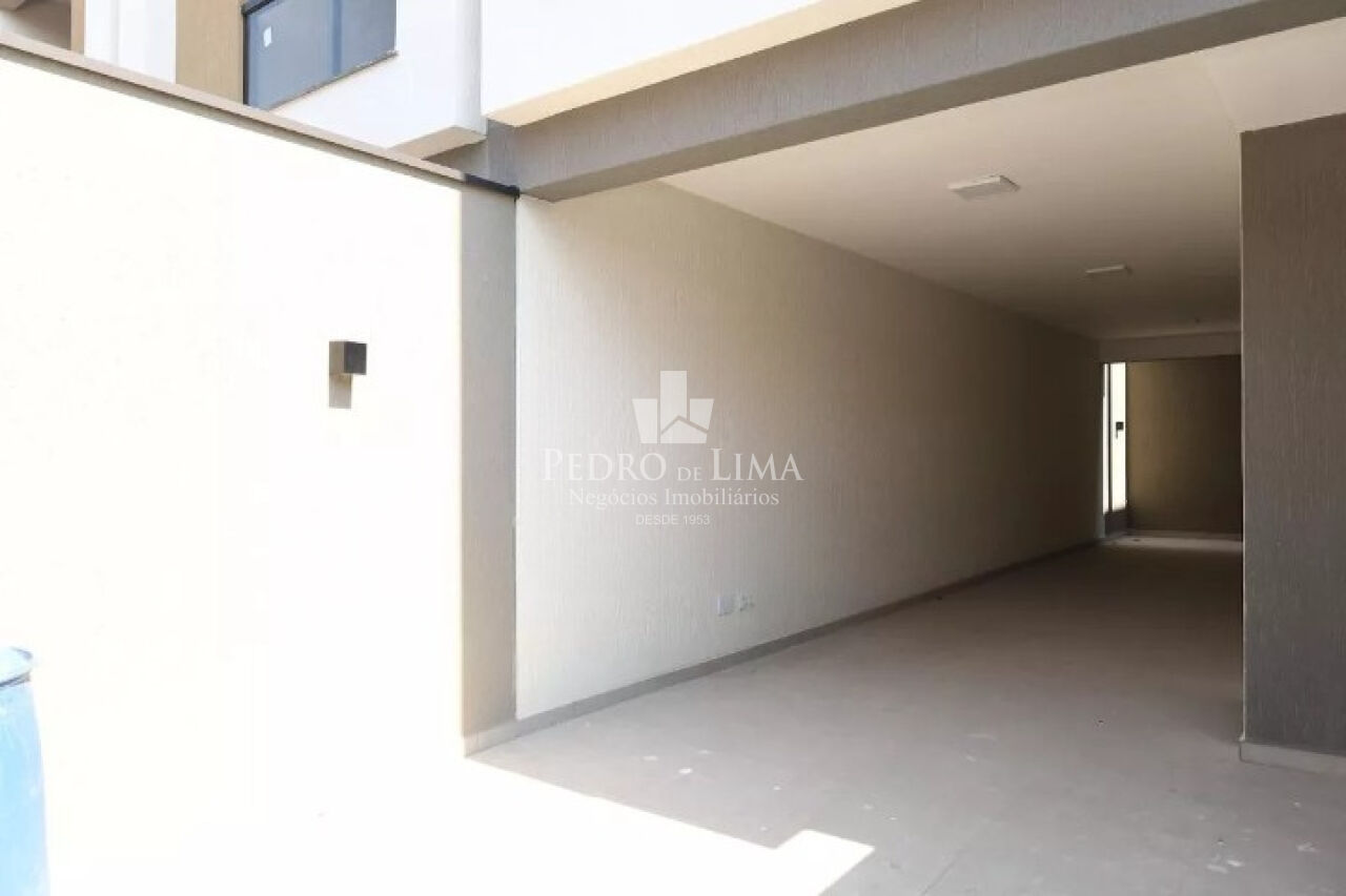 Sobrado Frontal 133m² com 2 dormitórios, 2 suítes e 3 vagas na Vila Jacui
