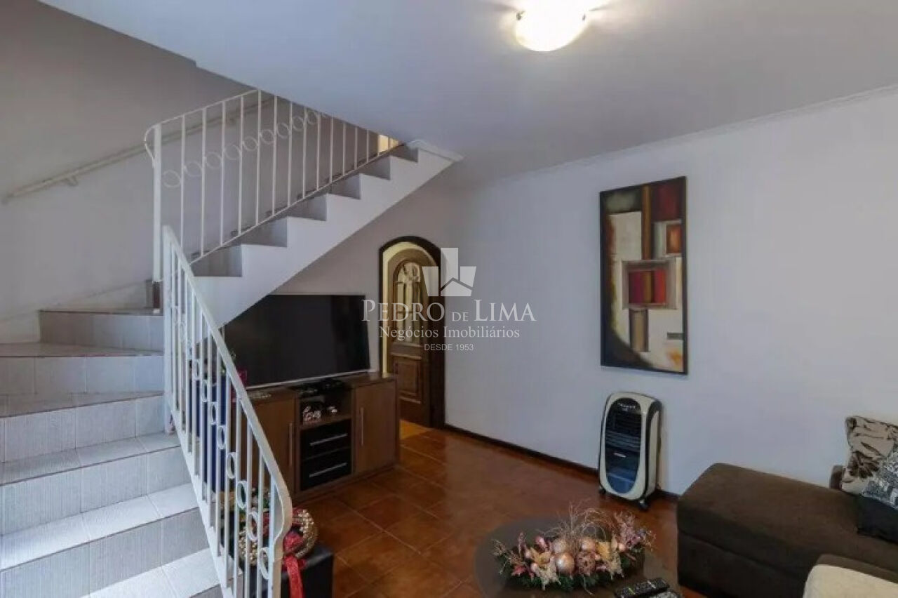 Sobrado frontal, região nobre da Penha 