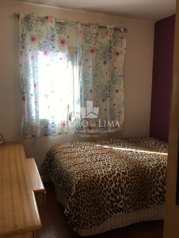 Apartamento em andar alto com 77m², sol da manhã na Penha