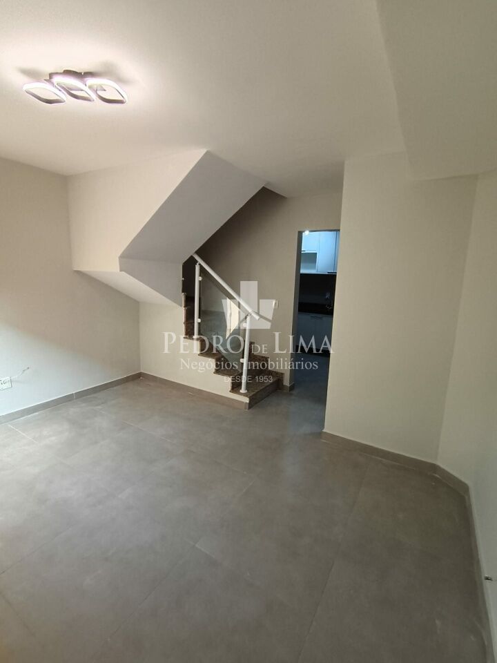 imagem do imovel Sobrado em condomínio com 2 dormitórios, 1 vaga e 52 m² na Vila Jacui ref: PE44843