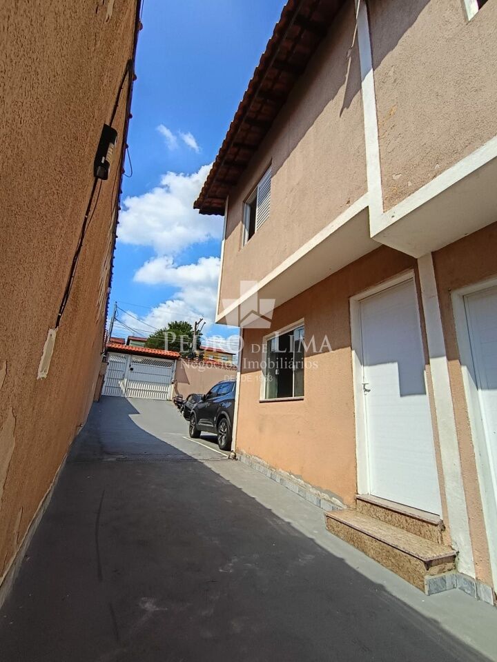 Sobrado em condomínio com 2 dormitórios, 1 vaga e 52 m² na Vila Jacui