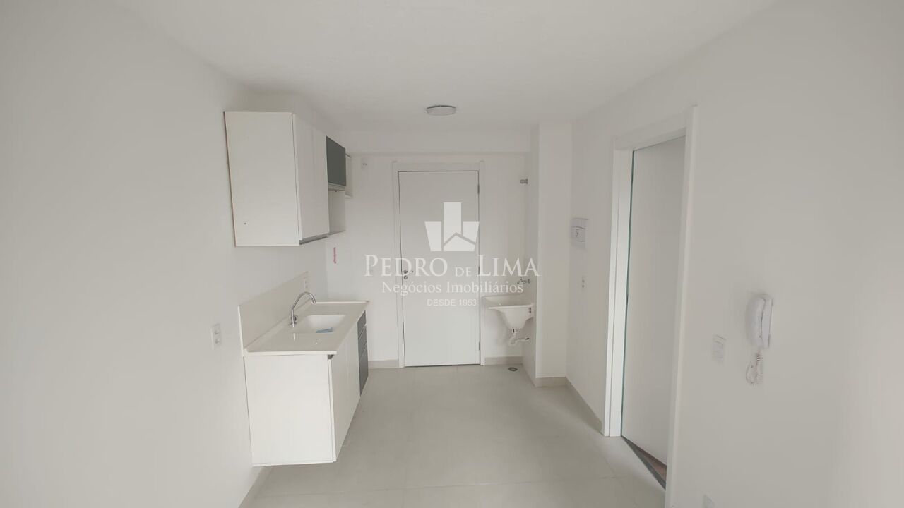 Apartamento na Penha, com 27 m², um quarto, lazer completo. 