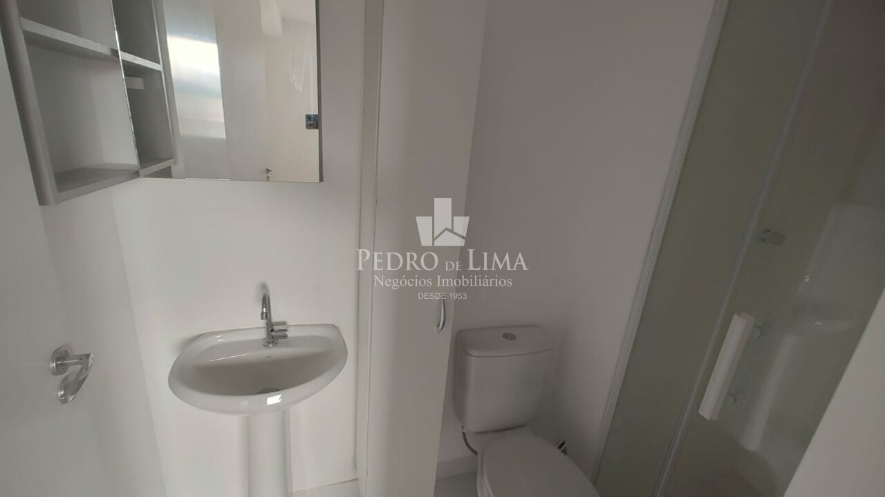 Apartamento na Penha, com 27 m², um quarto, lazer completo. 