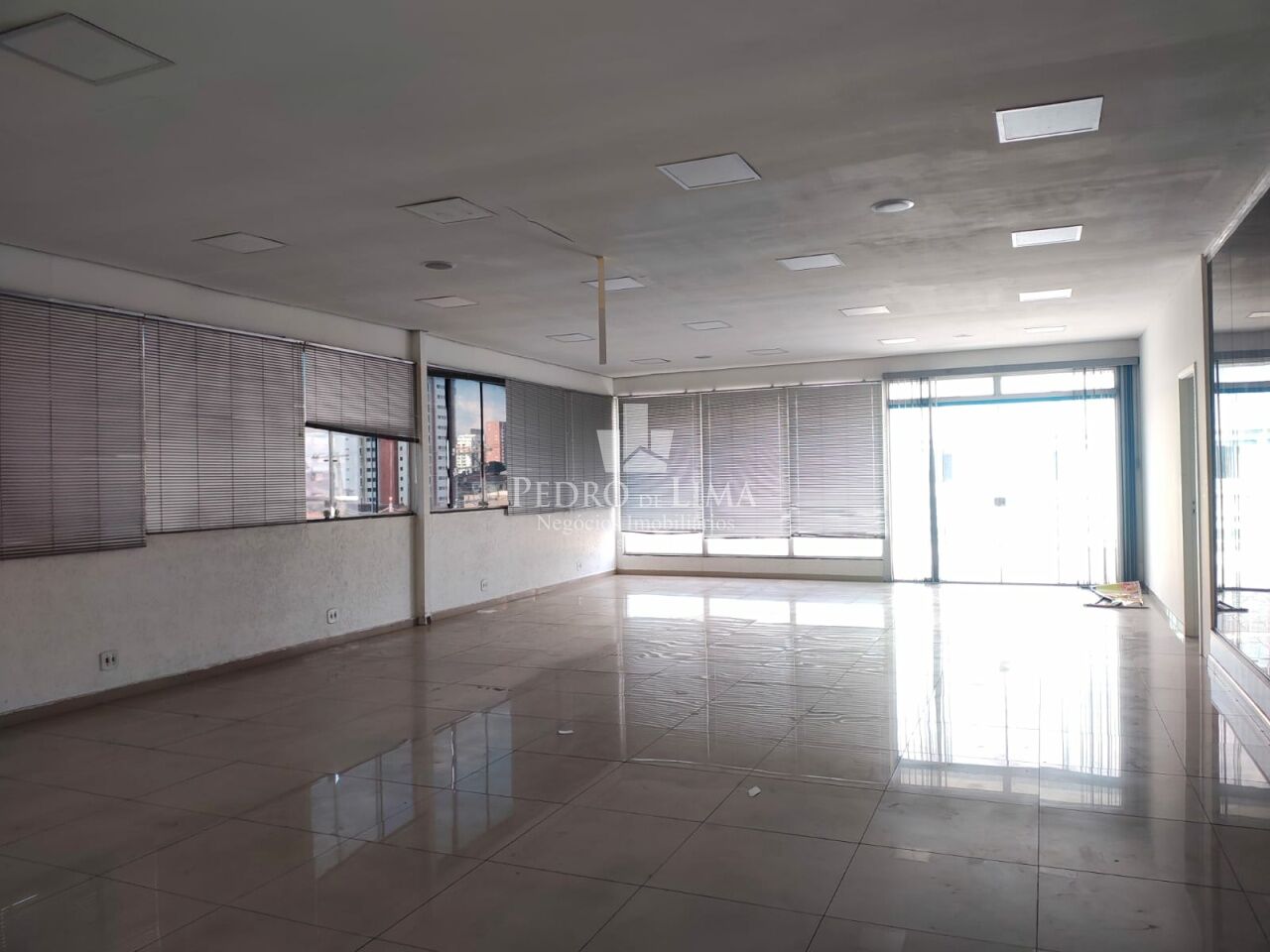 imagem do imovel Salão comercial  na região da Penha  ref: PE44869